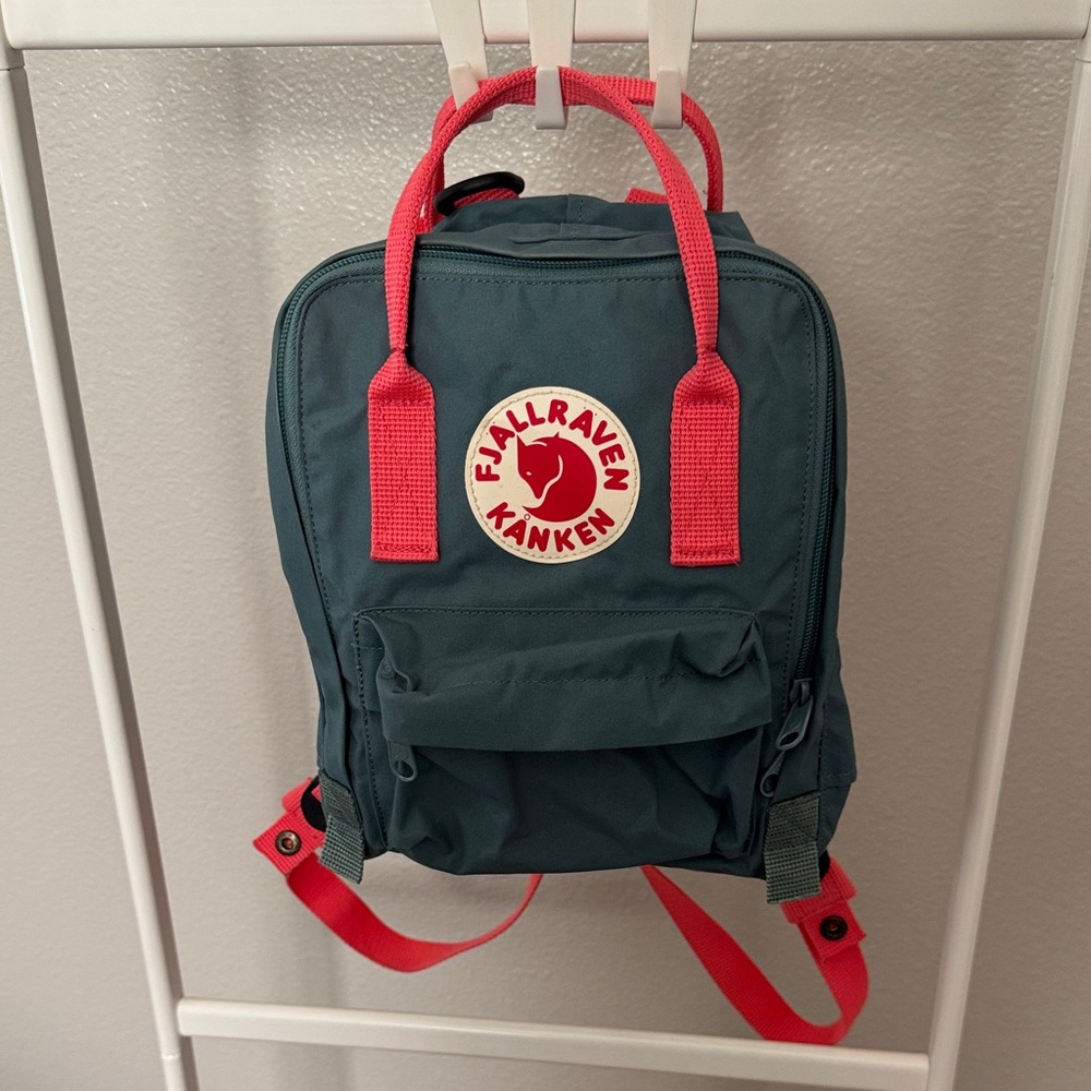 Fjallraven Kånken Backpack in Teal and Coral